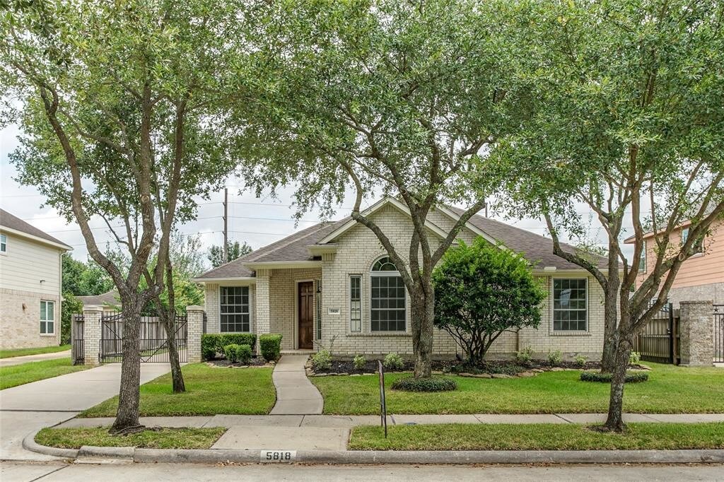 Foto principal - 5818 Pebble Bank Ln