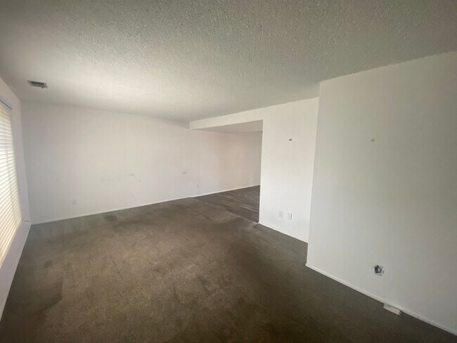 Building Photo - 12448 E Kansas Pl