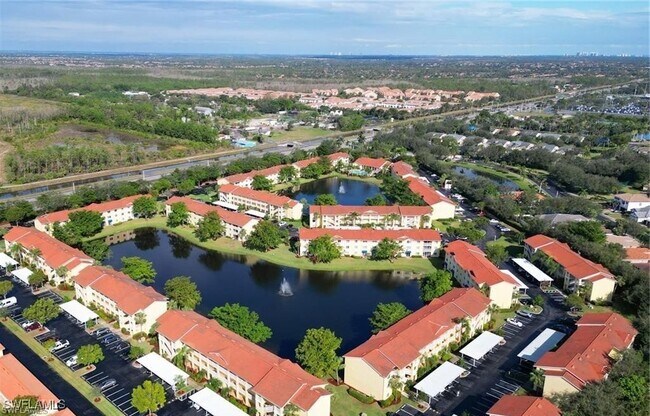 Foto del edificio - 8275 Key Royal Cir