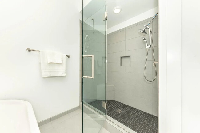 Foto del edificio - 218 W Kingsley St