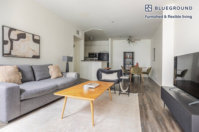 Foto del edificio - 1443 N Fuller Ave