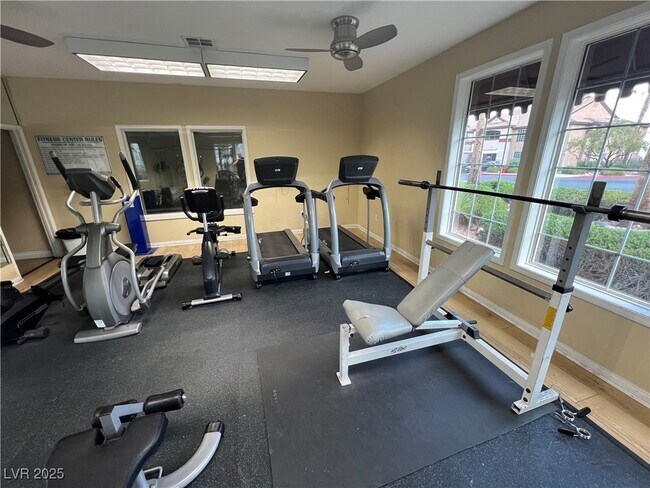 Foto del edificio - 231 W Horizon Ridge Pkwy
