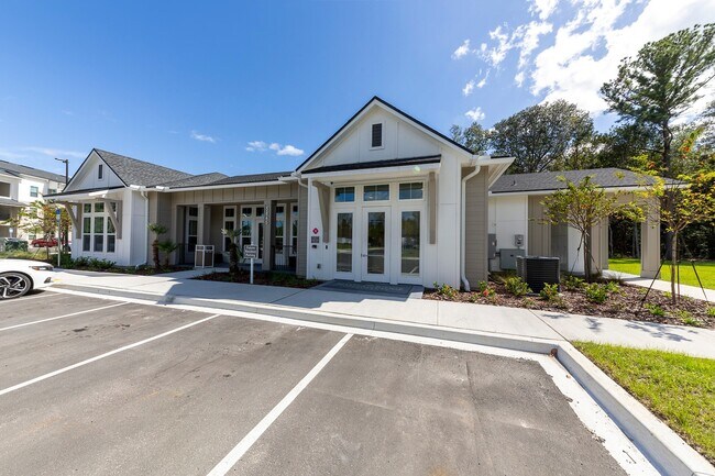 Apartamentos Nathan Ridge - Clubhouse - Nathan Ridge