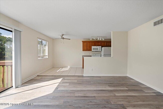 Foto del edificio - 1870 Agora Cir SE