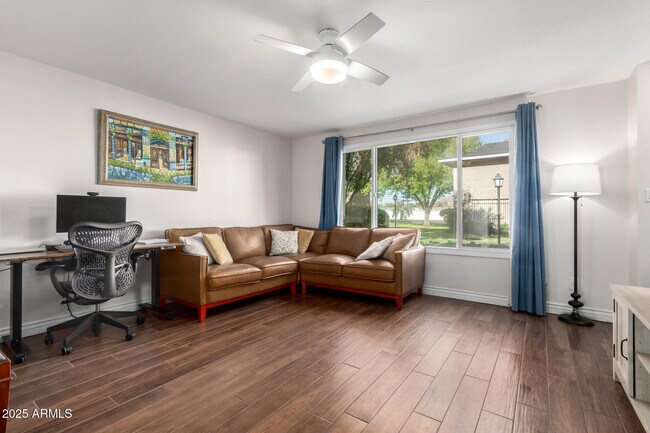 Foto del edificio - 1379 N 44th St