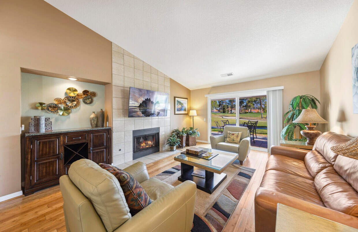 Foto principal - 651 Vista Lago Cir N