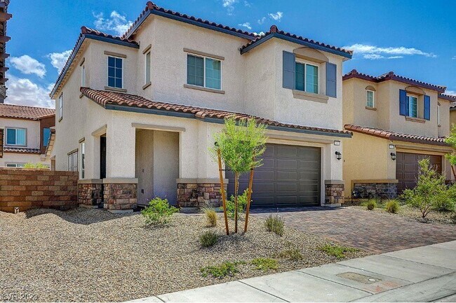 Foto del edificio - 267 Polaris Ridge Ave