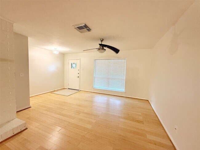 Foto del edificio - 5470 Ariel St