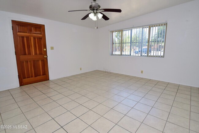 Foto del edificio - 3156 N Vista Del Forte Dr