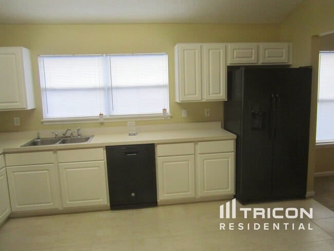 Foto del edificio - 938 Cherry Point Way