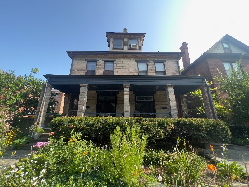 Primary Photo - 336 W 5th Ave