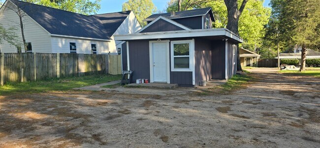 Building Photo - 3267 Allison Ave