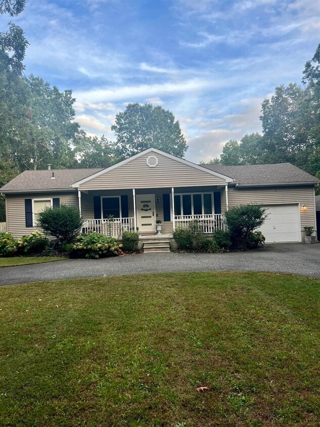 Foto principal - 7030 Fernwood Ave