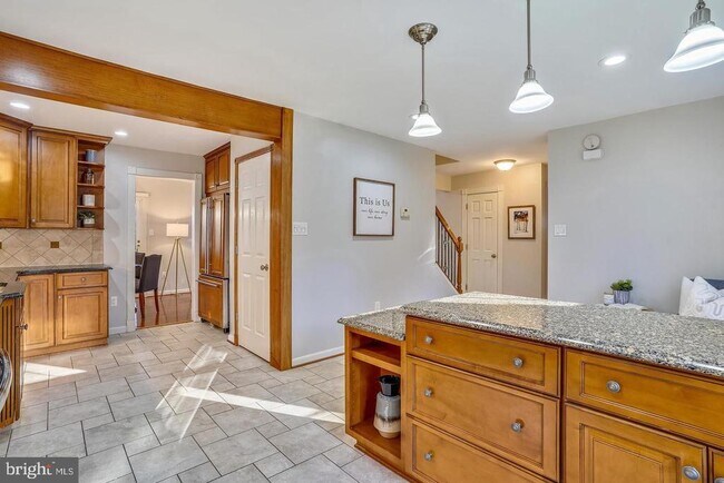 Foto del edificio - 9929 Hemlock Woods Ln