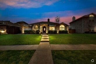 Building Photo - 8318 Luna Dr