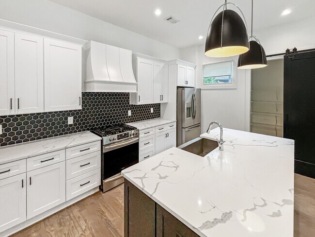 Foto del edificio - 1241 Bridges Ave SW