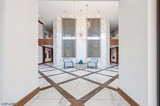 Foto del edificio - 6075 Pelican Bay Blvd