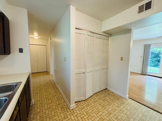 Foto del edificio - 3 Bedroom 2.5 Bath Townhouse