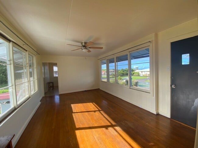 Building Photo - Classic Hilo Home