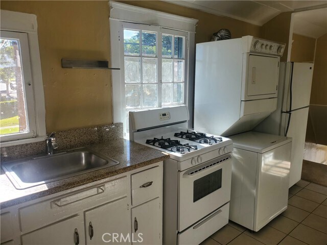 Building Photo - 421 N San Dimas Ave