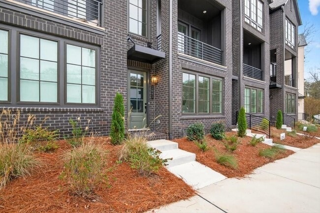 Building Photo - 2641 Mackintosh Ct