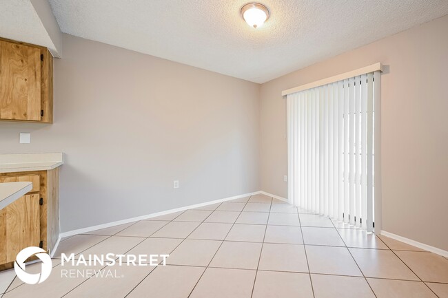 Foto del edificio - 8304 Brandeis Cir W