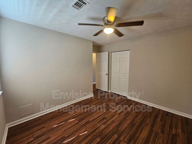 Building Photo - 140 Crystal Brook
