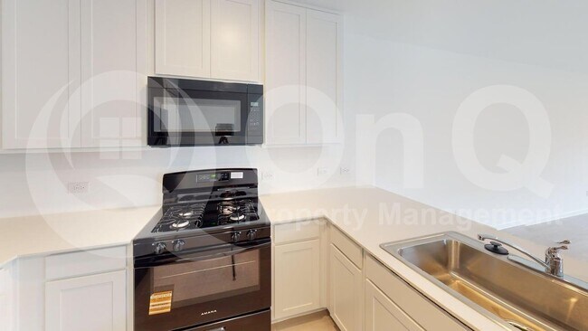 Foto del edificio - 1001 Raintree Rd