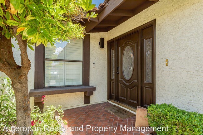 Building Photo - 3 br, 2.5 bath House - 2117 Plaza Del Padre