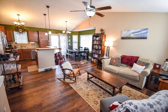 Building Photo - Spacious West-Side Home + 2-Car Garage + Fenced-in Yard! Available August 15th!