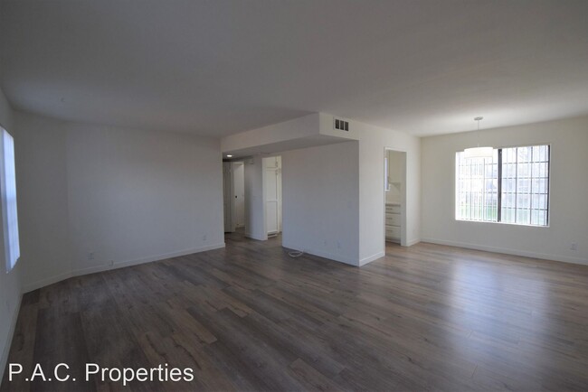 Foto del edificio - 2 br, 2.5 bath Apartment - 24822 Walnut St...
