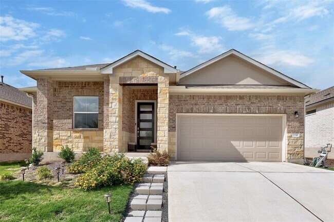 Foto del edificio - 2041 Centerline Ln