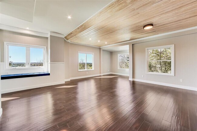 Building Photo - 123 Golf Crest Cove