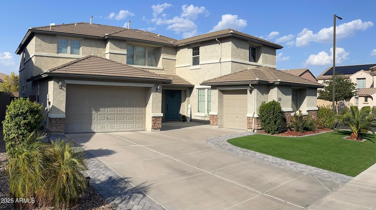 Building Photo - 6030 W Montebello Way