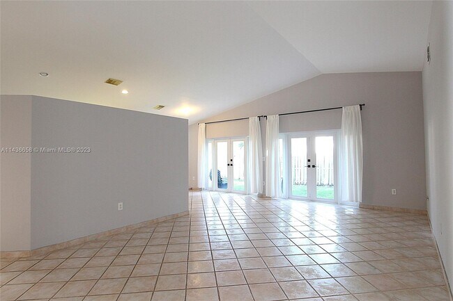 Foto del edificio - 19142 NW 12th Ct