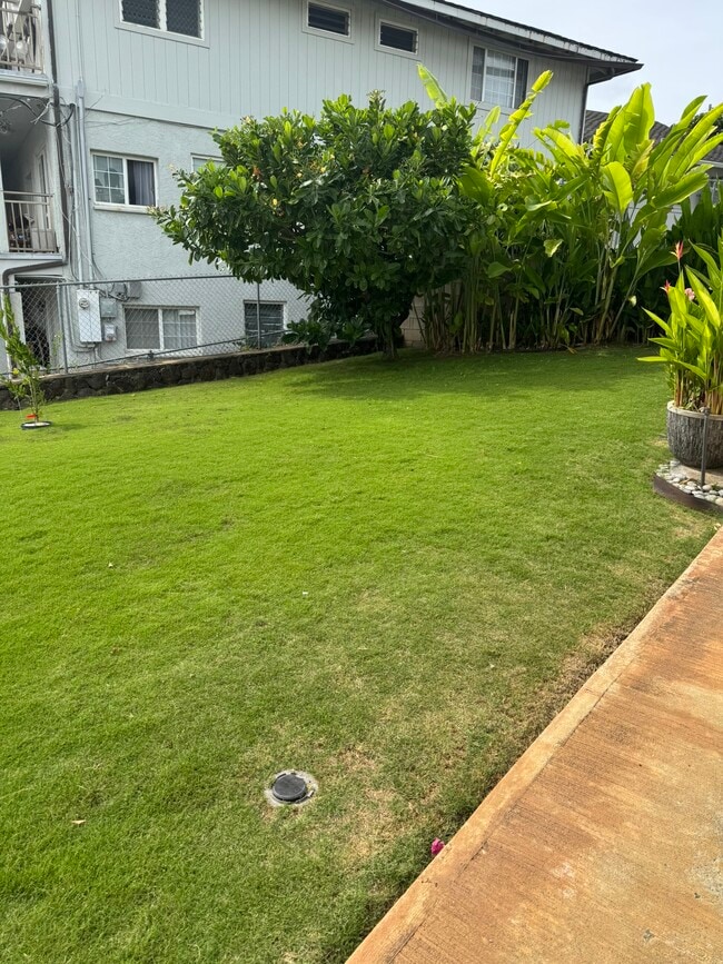 Building Photo - 947 Laki Rd