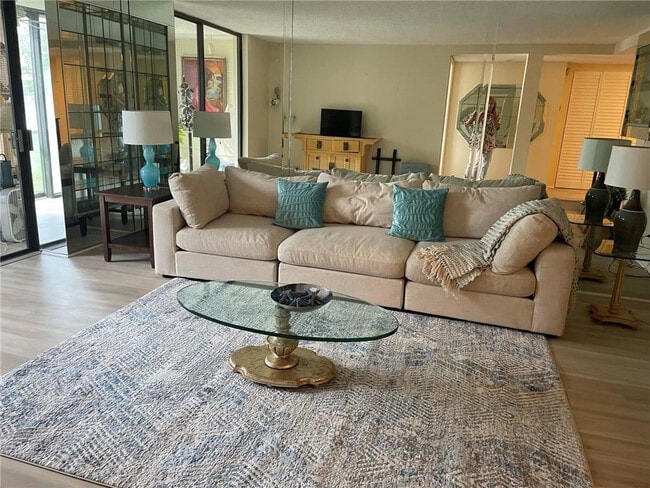 Foto del edificio - 3730 Inverrary Dr