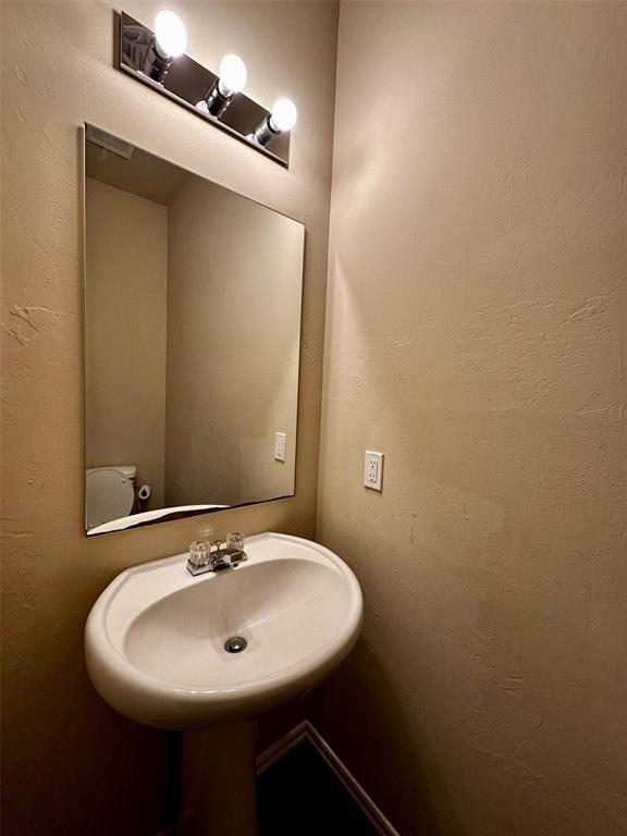 Building Photo - 13228 Bridgewater Dr