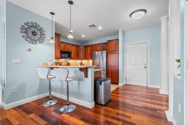 Building Photo - Century