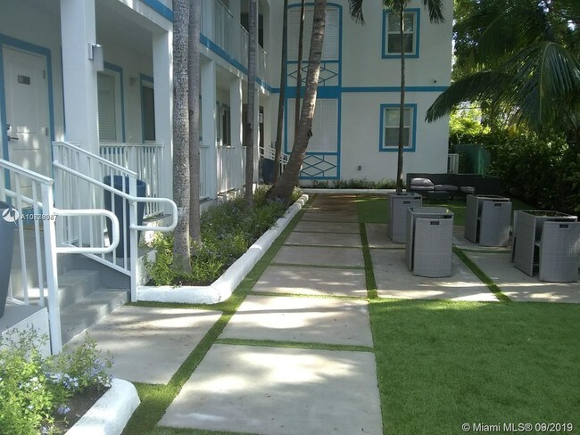 Foto del edificio - 245 NE 33th St  PH1 Miami Fl 33137