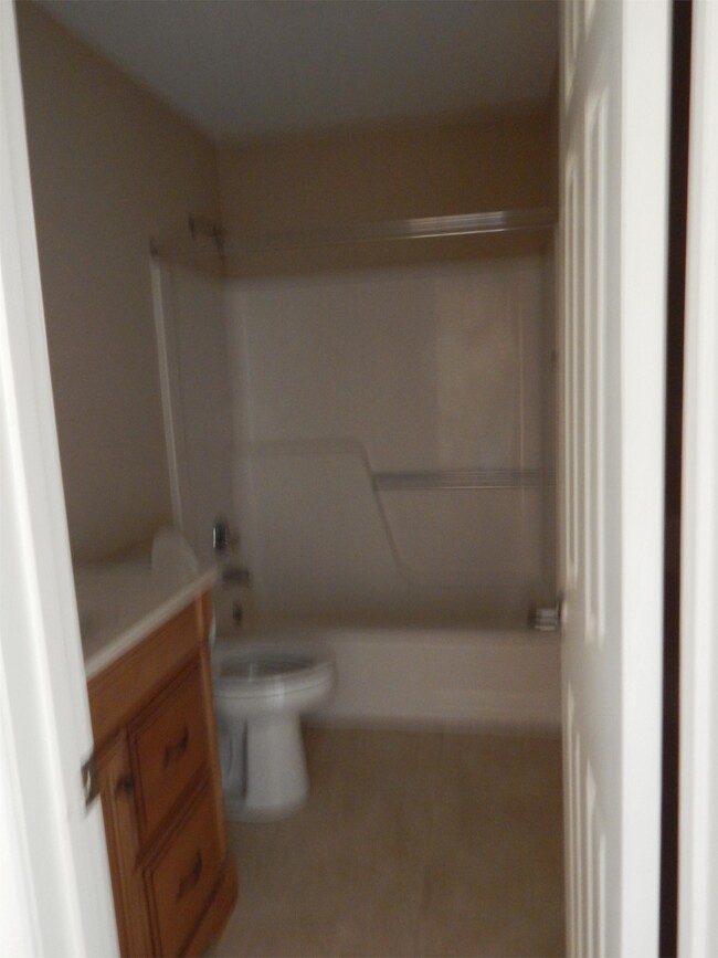 Foto del edificio - 1503 Forest Knolls Cir SE