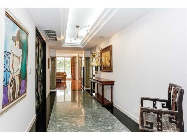 Building Photo - 791 Crandon Blvd
