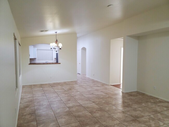 Foto del edificio - 2440 W Parkway Dr