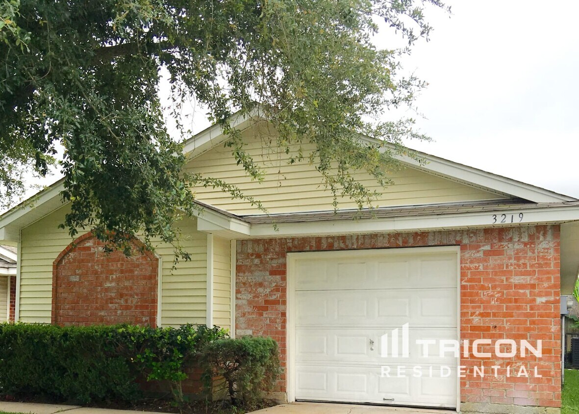 Foto principal - 3219 Kelling St