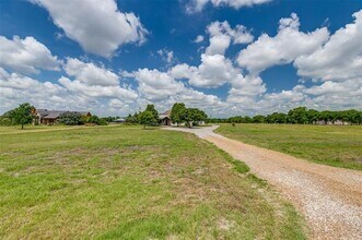 Building Photo - 1177 Lone Star Rd