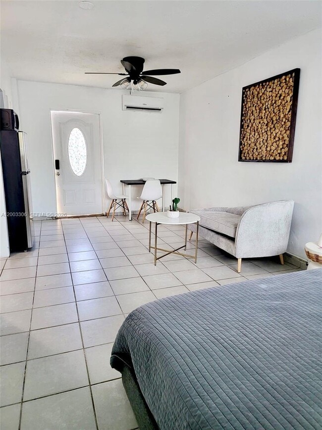 Foto del edificio - 3405 W Lake Pl