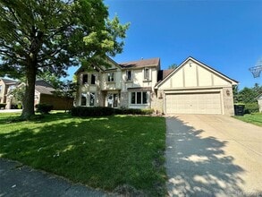 Building Photo - 24397 Venice Dr