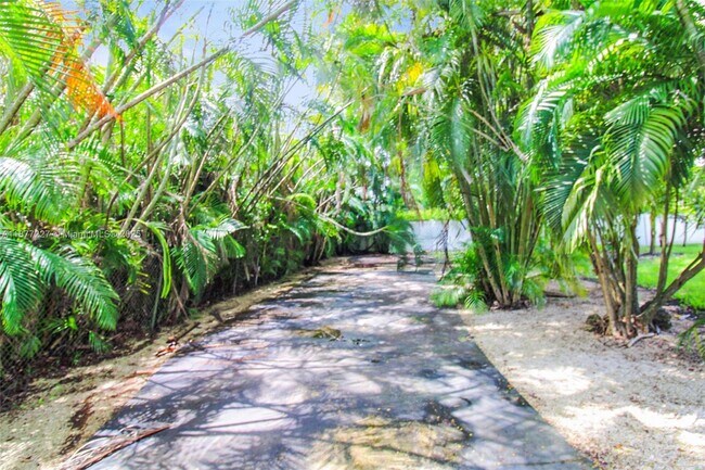 Foto del edificio - 5785 SW 160th Ave