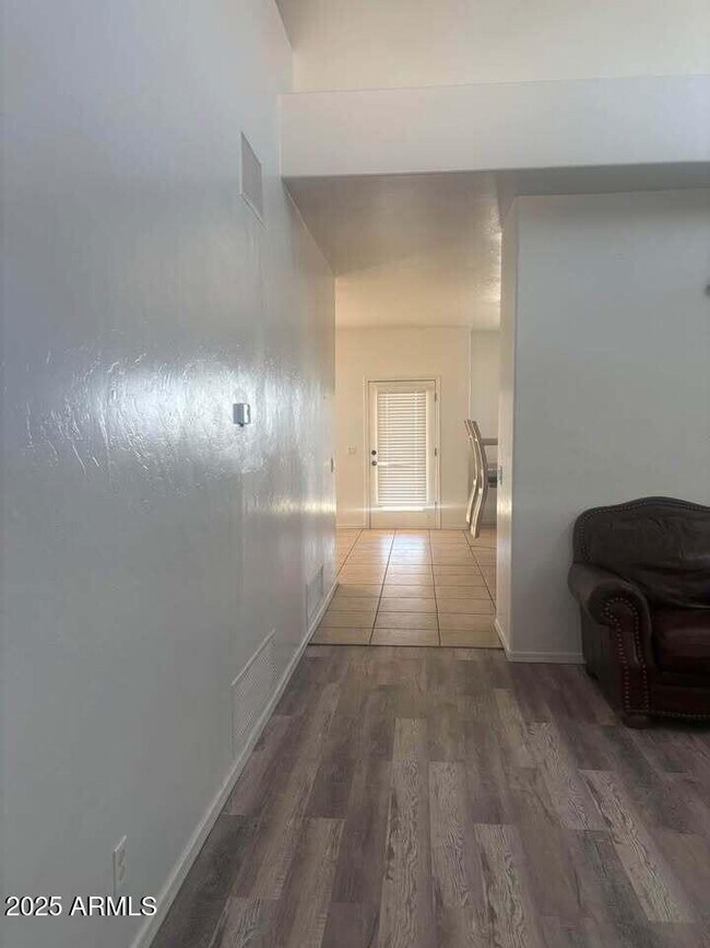 Foto del edificio - 1427 Cam Chavinda