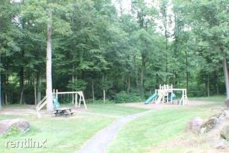 Building Photo - 683 Rockwood Dr